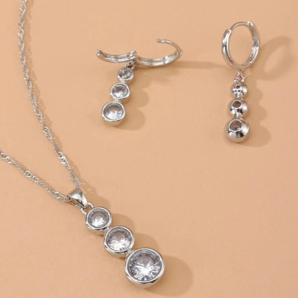 ❤️Round Cubic Zirconia Necklace and Earring Set - Picture 4 of 7